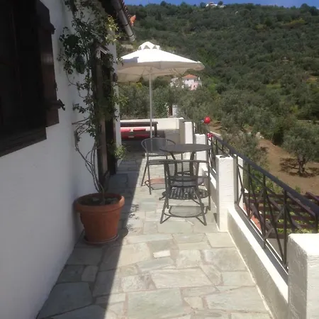 Villa Kamares *